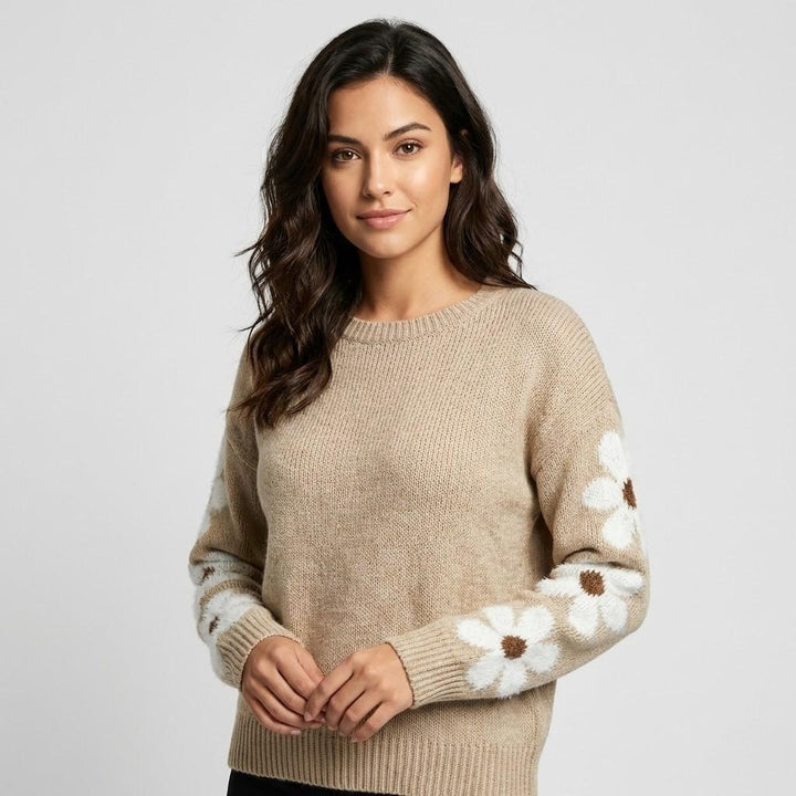 Maglione lavorato a maglia con applicazioni floreali