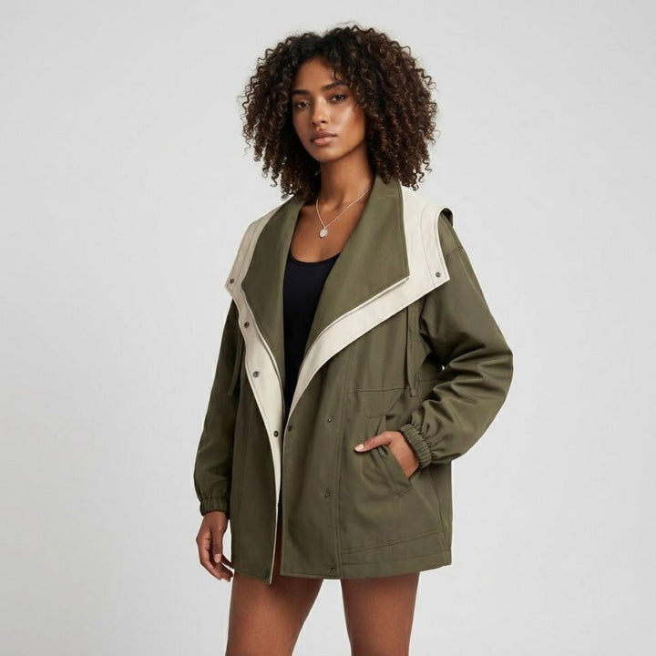 Parka corta con cappuccio in stile urbano