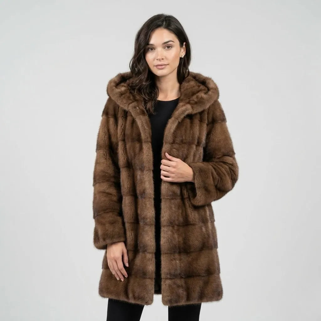 Cappotto lungo oversize in pelliccia sintetica con cappuccio