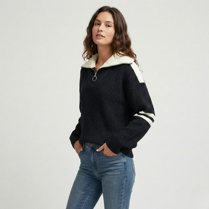 Maglione a coste con colletto a contrasto e zip a metà