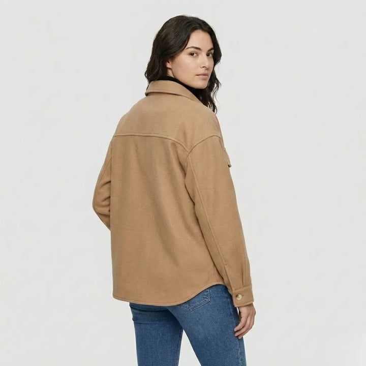 Giacca a camicia monocolore in stile urbano moderno