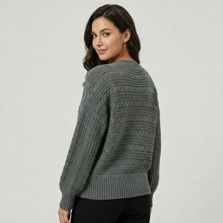 Maglione classico lavorato a maglia con motivo a treccia
