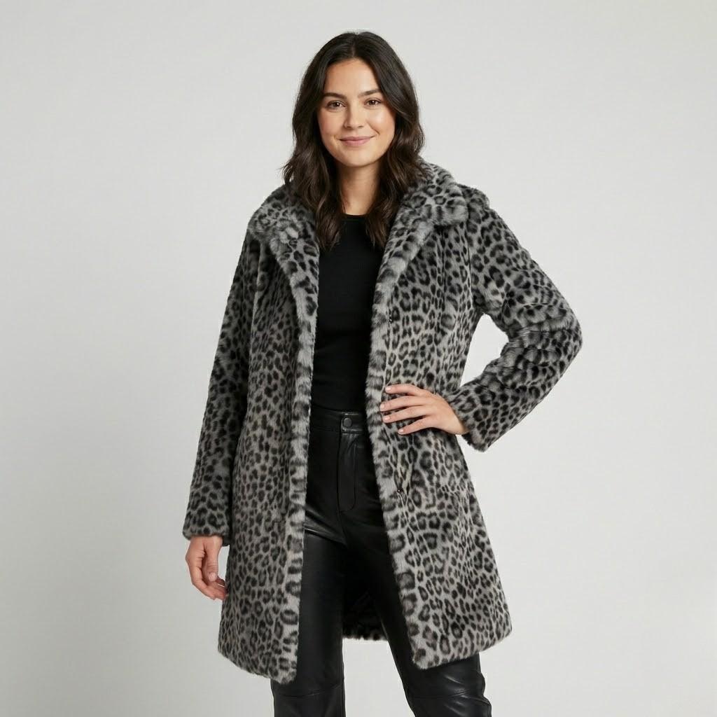 Cappotto lungo in pelliccia sintetica con taglio dritto