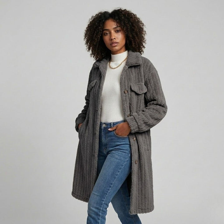 Cappotto lungo testurizzato in misto poliestere e cotone con tasche frontali