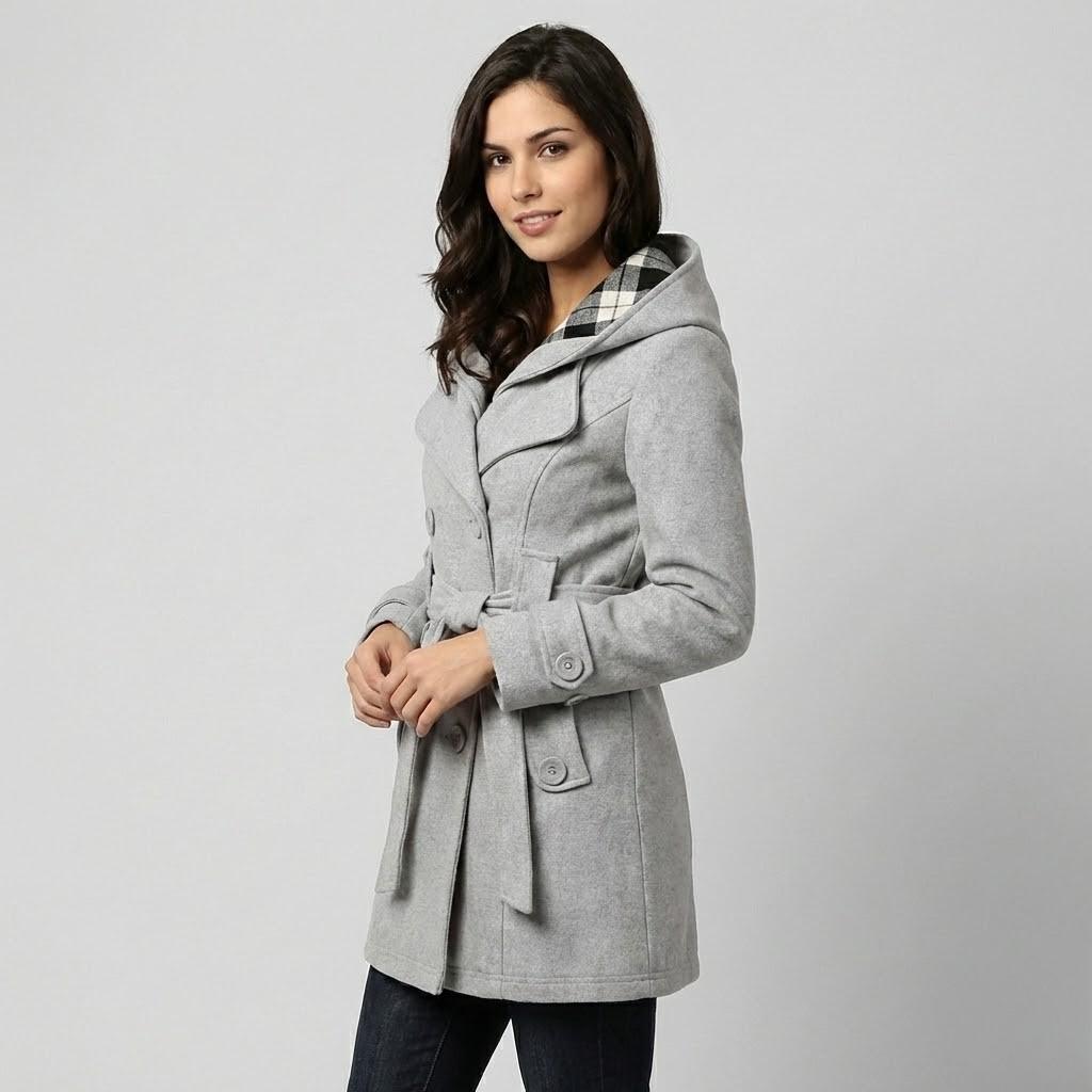 Cappotto strutturato in misto lana con cappuccio e vestibilità aderente