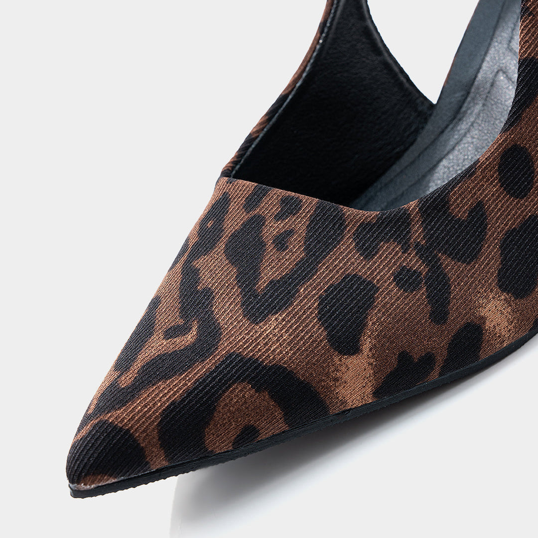 Scarpe a punta in caramello con motivo leopardato