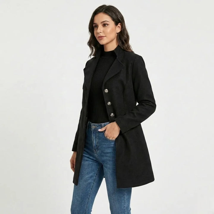Cappotto strutturato in misto lana con taglio dritto in stile moderno