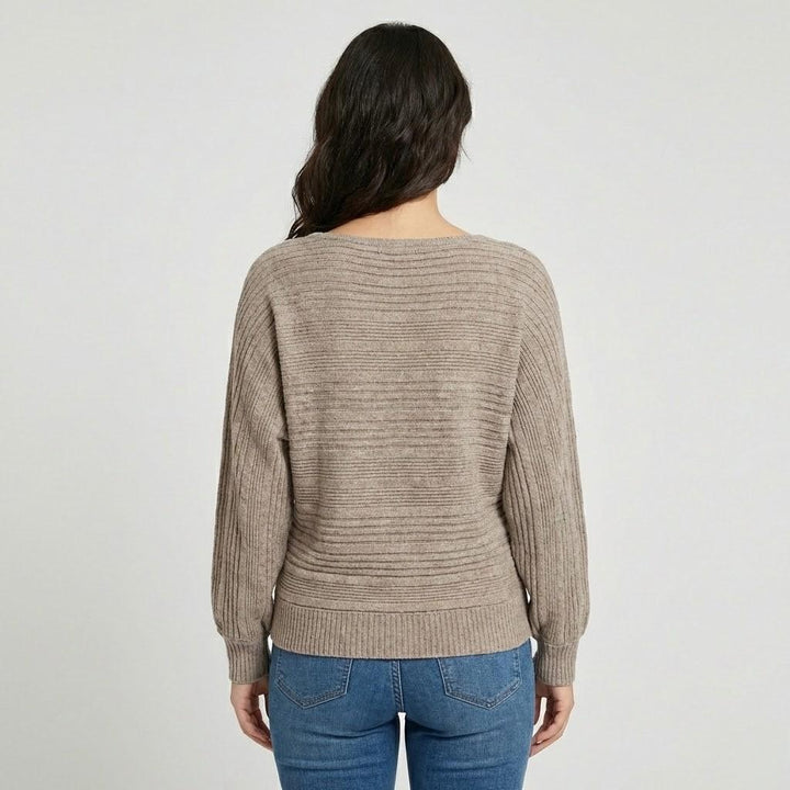 Maglione morbido a coste con scollatura ampia