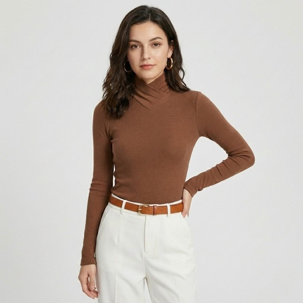 Maglione strutturato in misto viscosa con vestibilità aderente