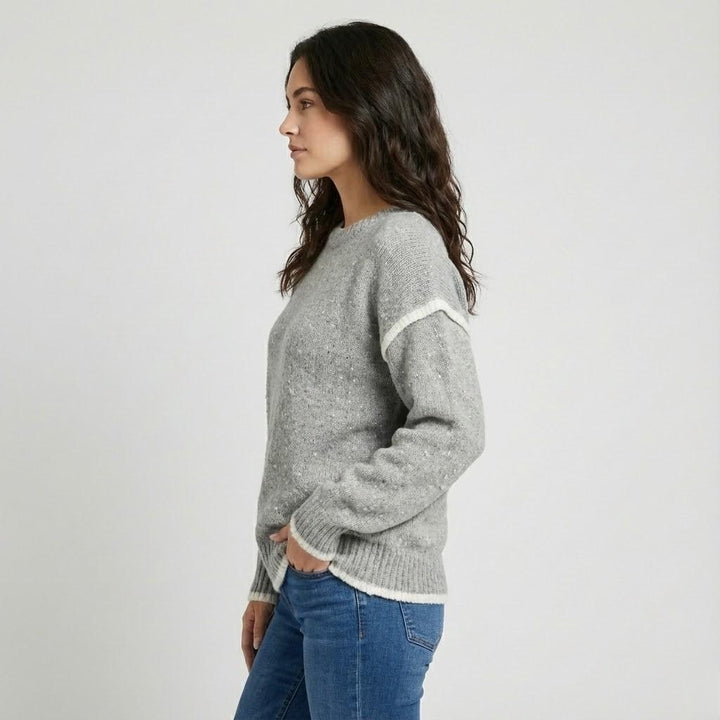 Maglione morbido a maglia con scollo rotondo in grigio