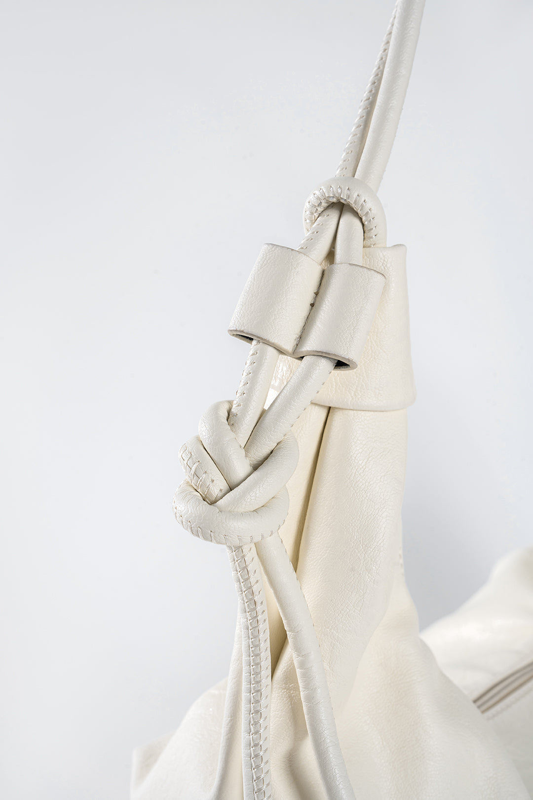 Borsa a tracolla in finta pelle liscia con zip