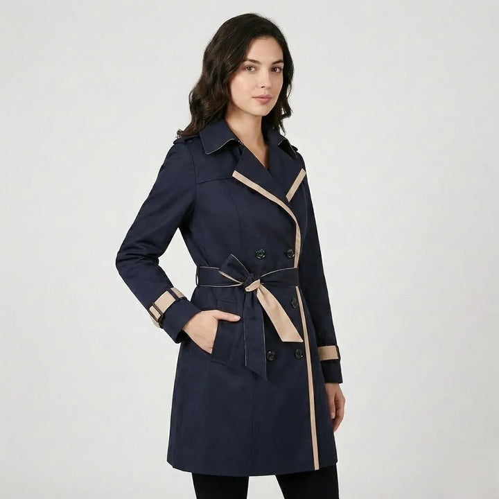 Cappotto strutturato in cotone con vestibilità aderente