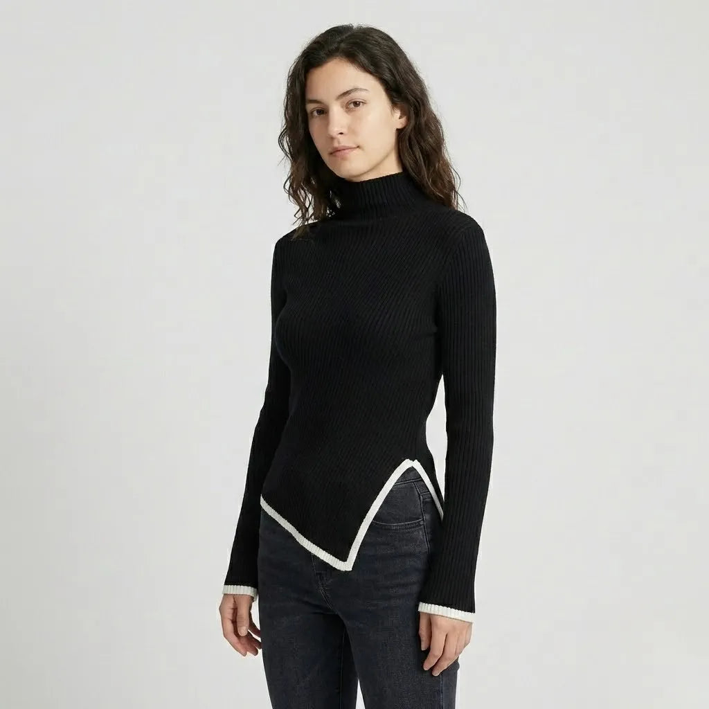 Maglione a coste con colletto alto e vestibilità aderente