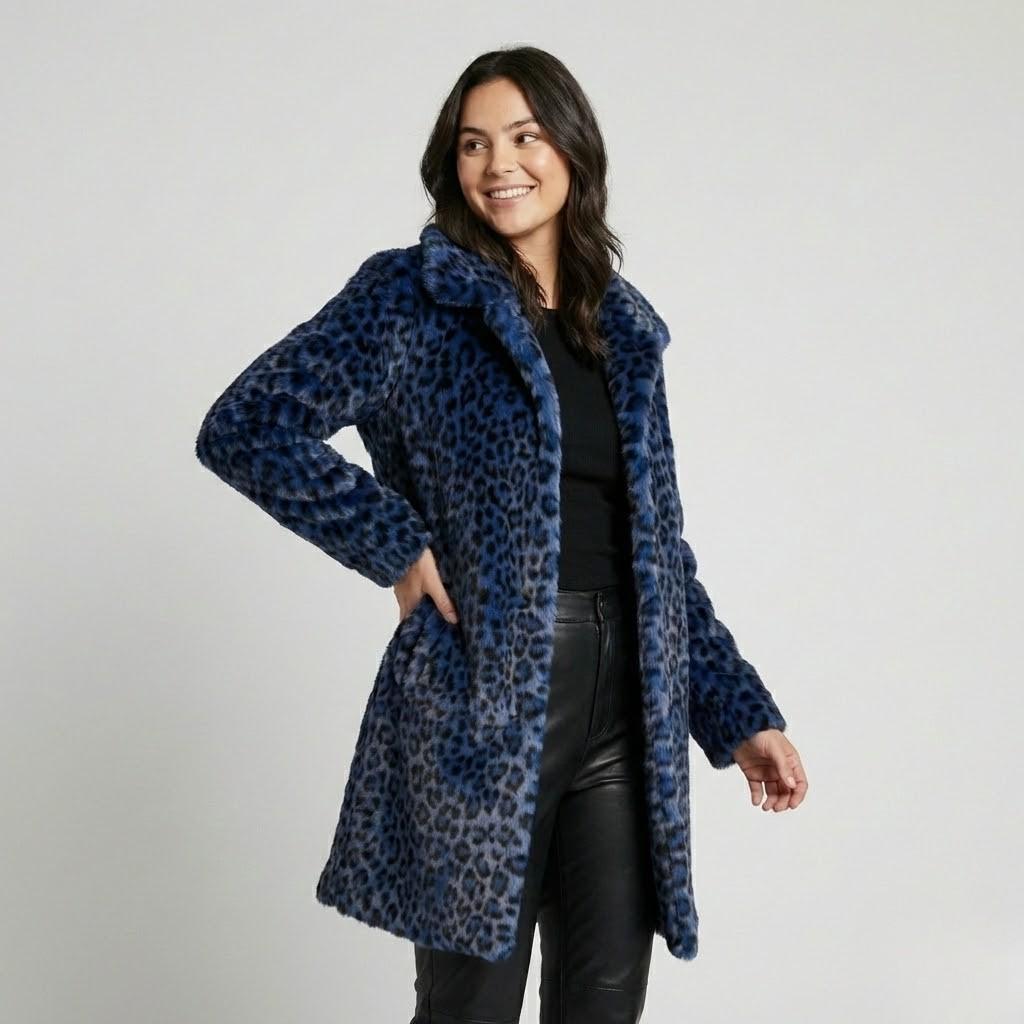 Cappotto lungo in pelliccia sintetica con taglio dritto