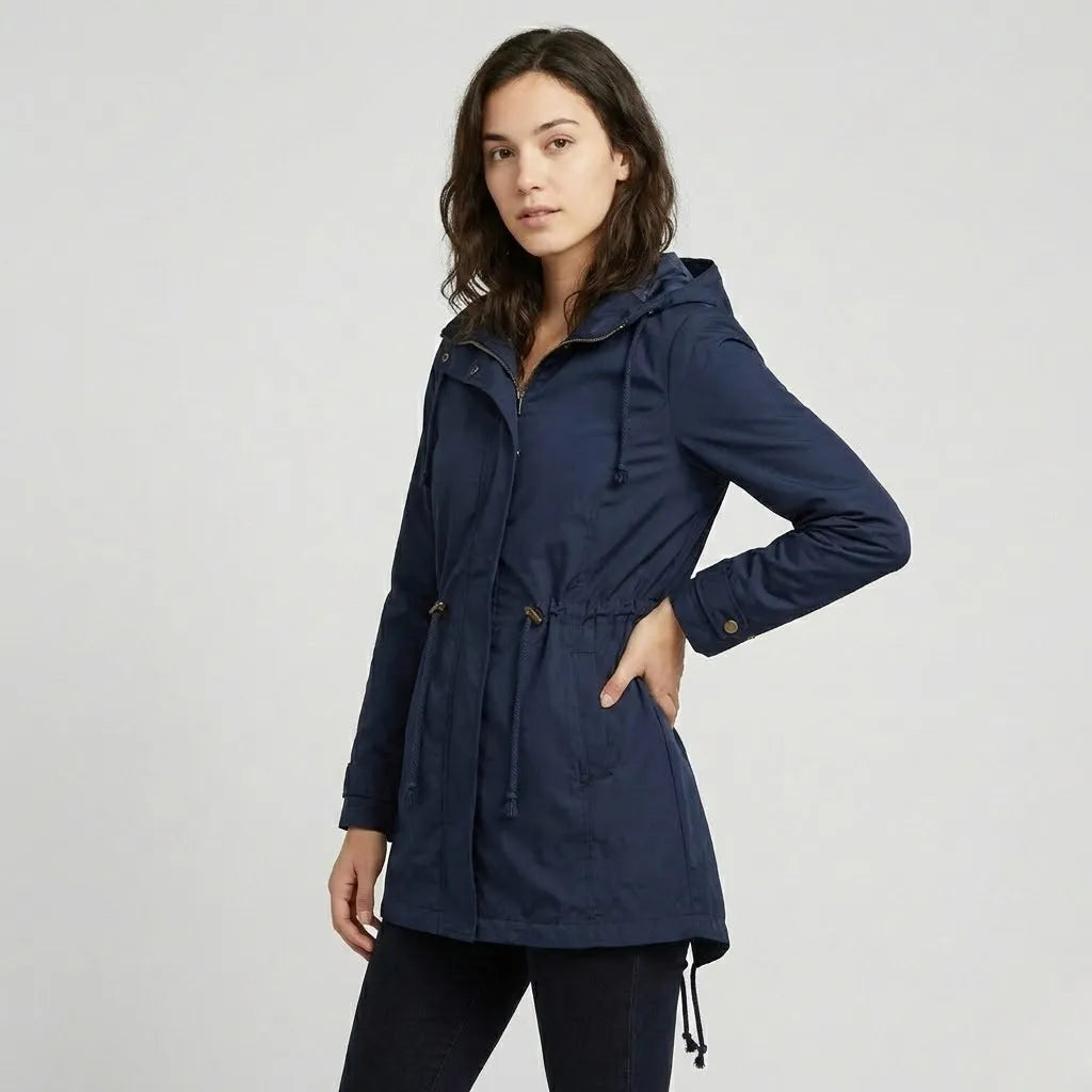Parka lunga in cotone tecnico con cappuccio e vestibilità aderente