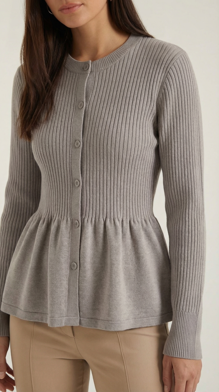 Cardigan lavorato a maglia con delicato volant e chiusura frontale
