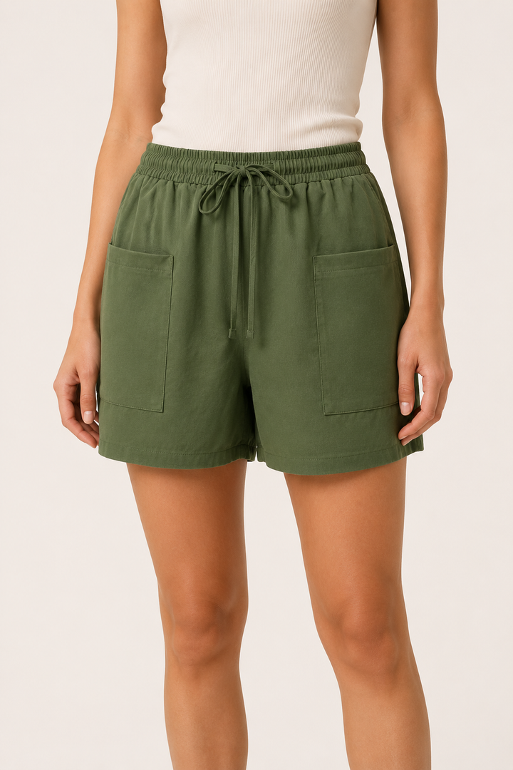 Shorts con cintura elastica e tasche frontali