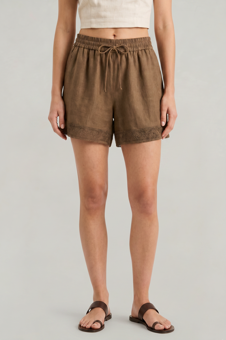 Shorts da donna con bordo in pizzo e cordoncino