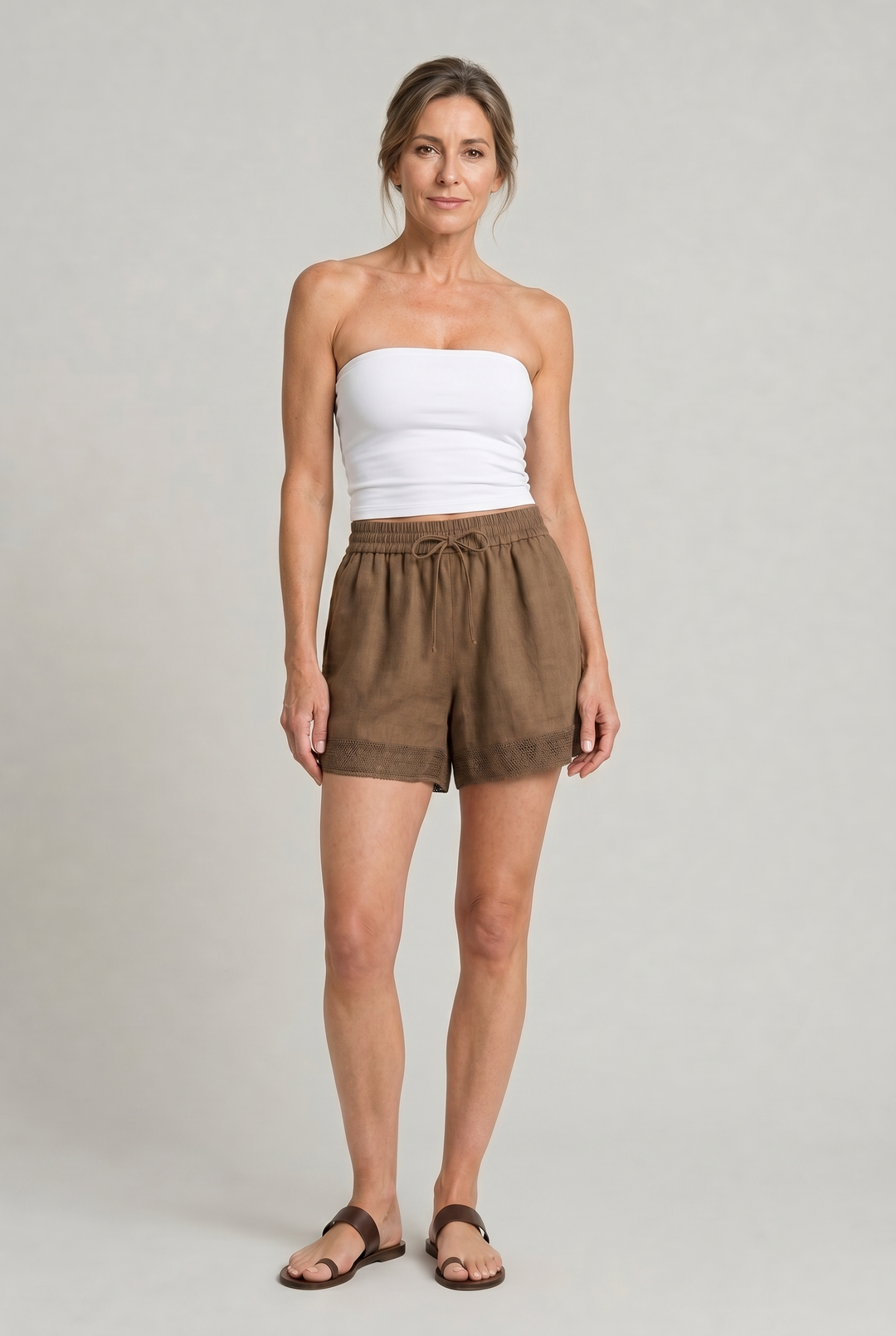 Shorts da donna con bordo in pizzo e cordoncino