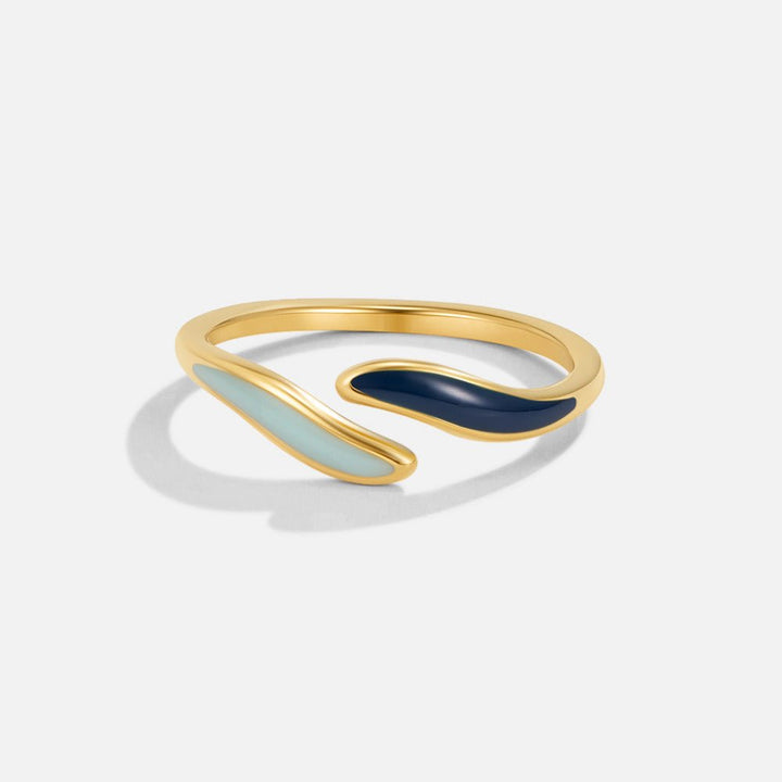 Anello con motivo di onde oceaniche blu