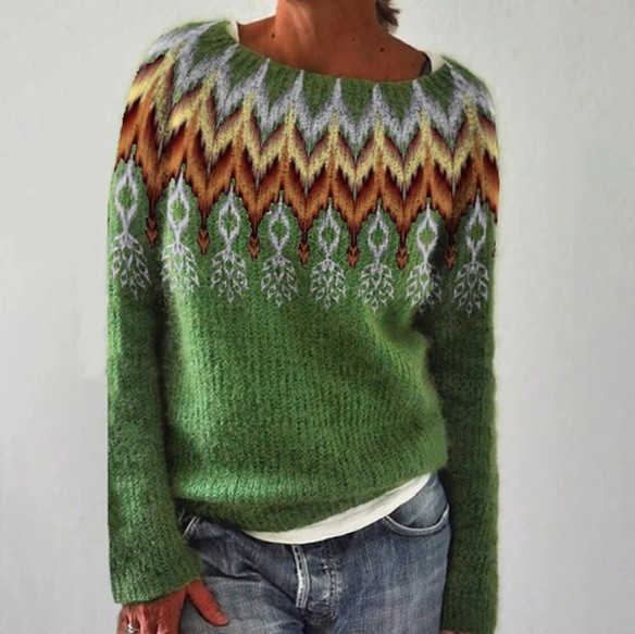 Maglione verde intrecciato con motivo a foglia sul colletto