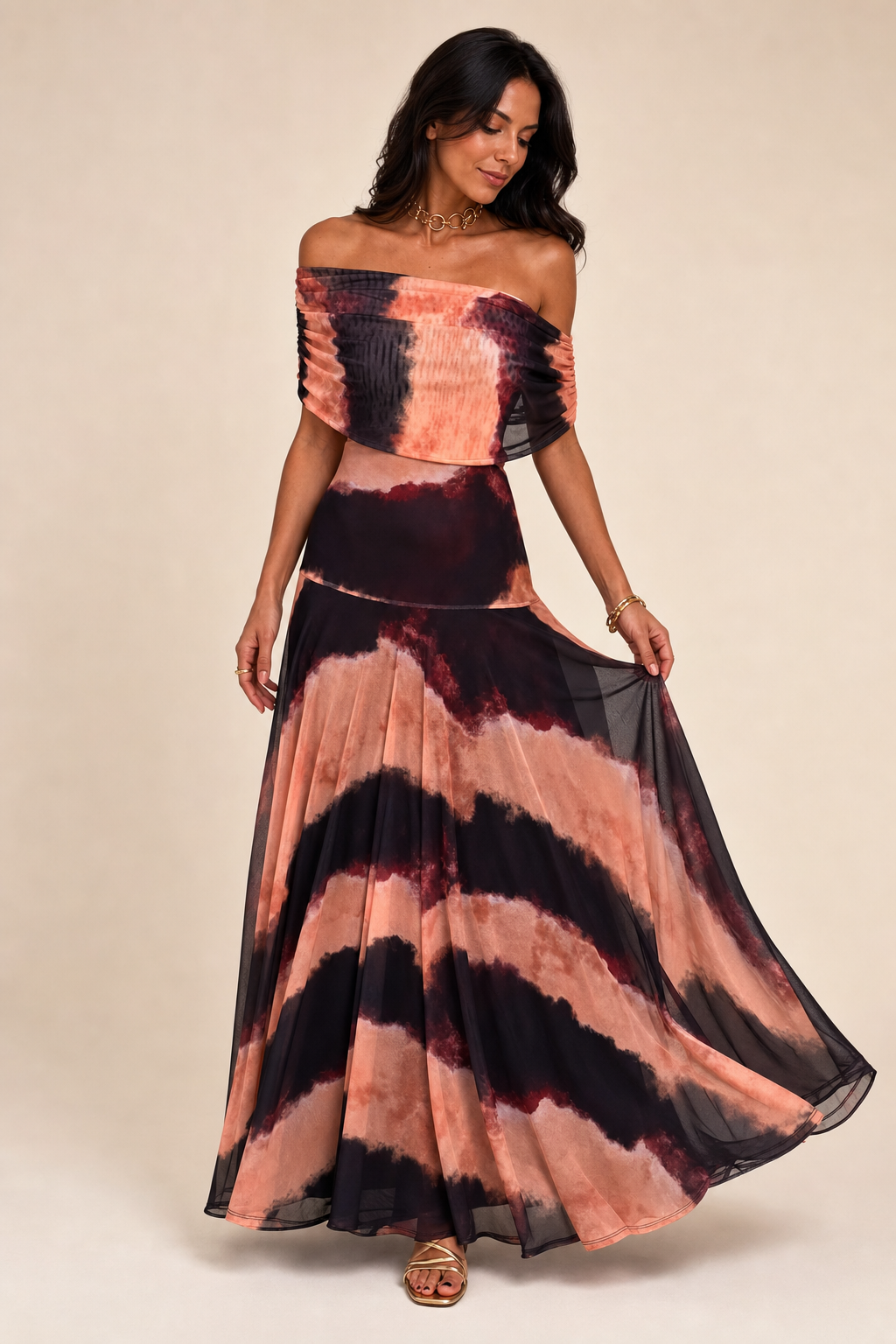 Sofia | Maxi abito con spalle scoperte e drappeggio