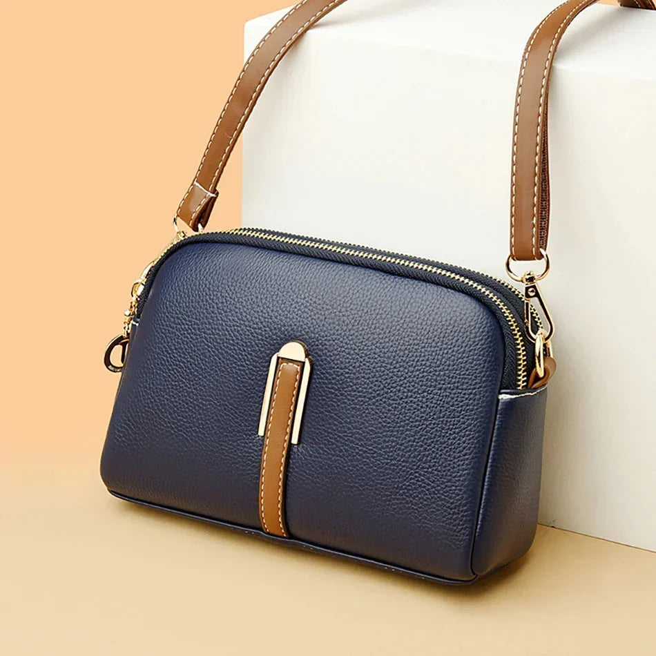 Questa borsa a tracolla compatta è ideale per le giornate piene di movimento