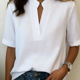 Margaux | Blúzka Chic s V-krkom a Zlatým Detailom
