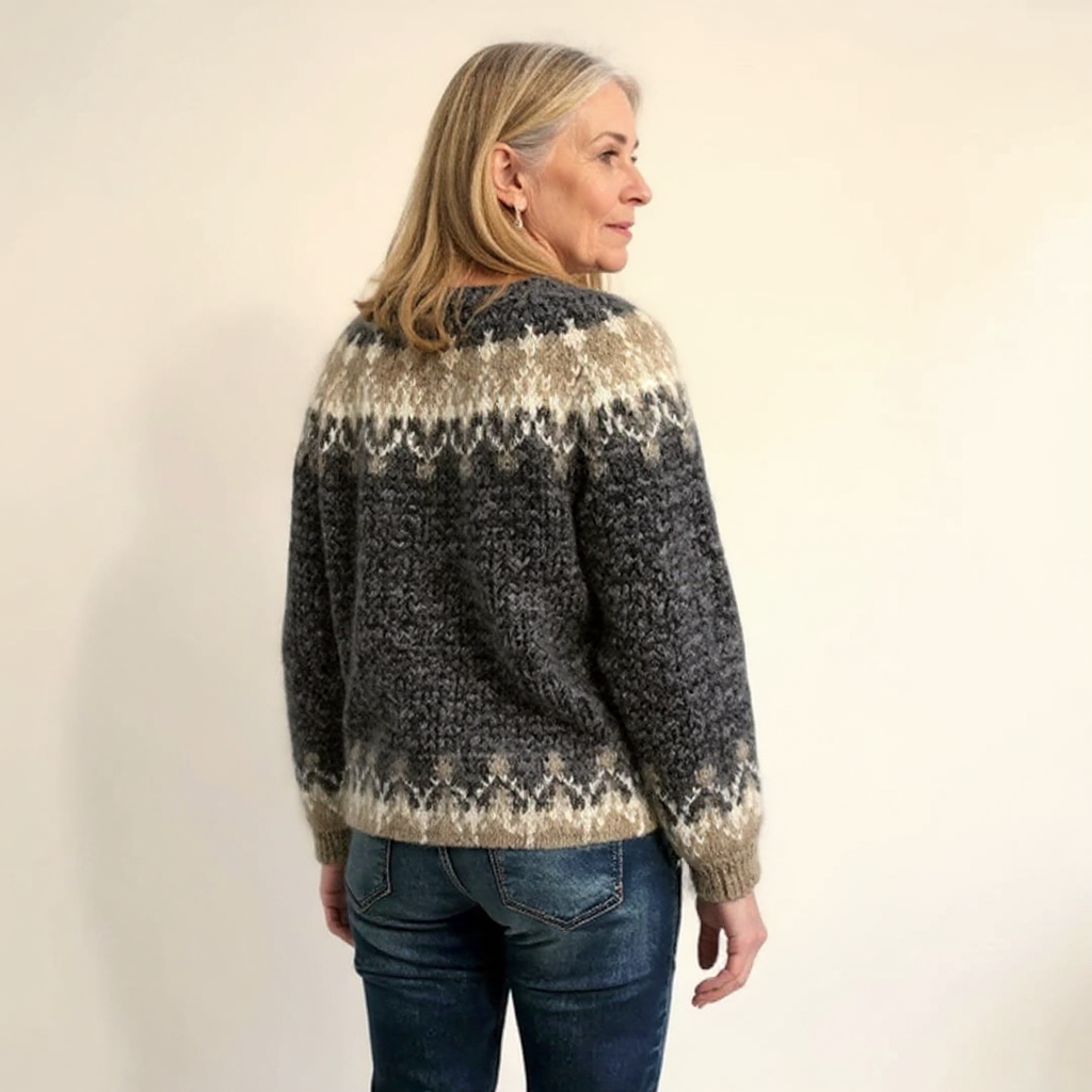 Maglione lavorato a maglia in toni neutri con motivo rustico