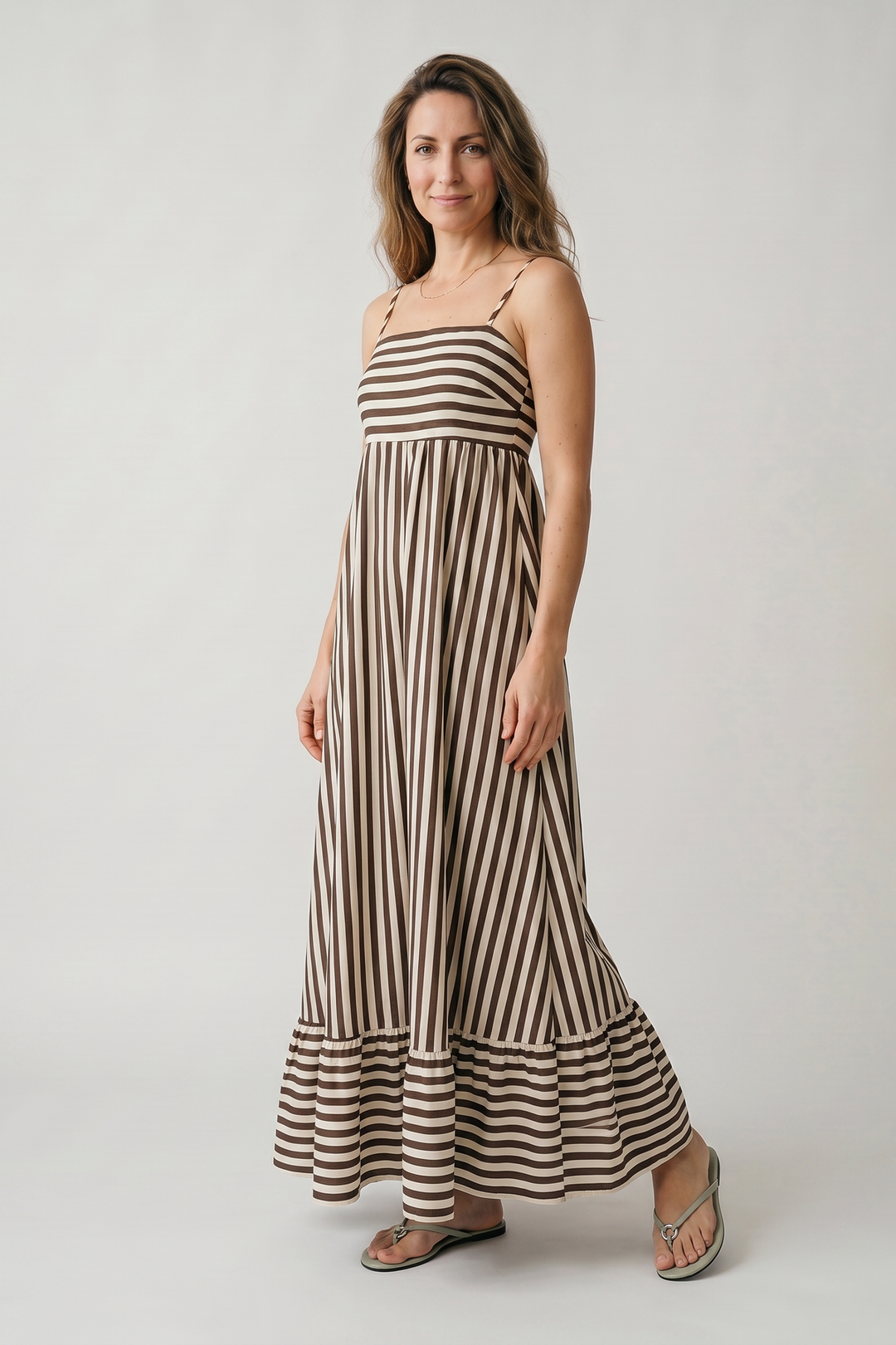 Dana | Abito maxi minimalista con scollatura dritta