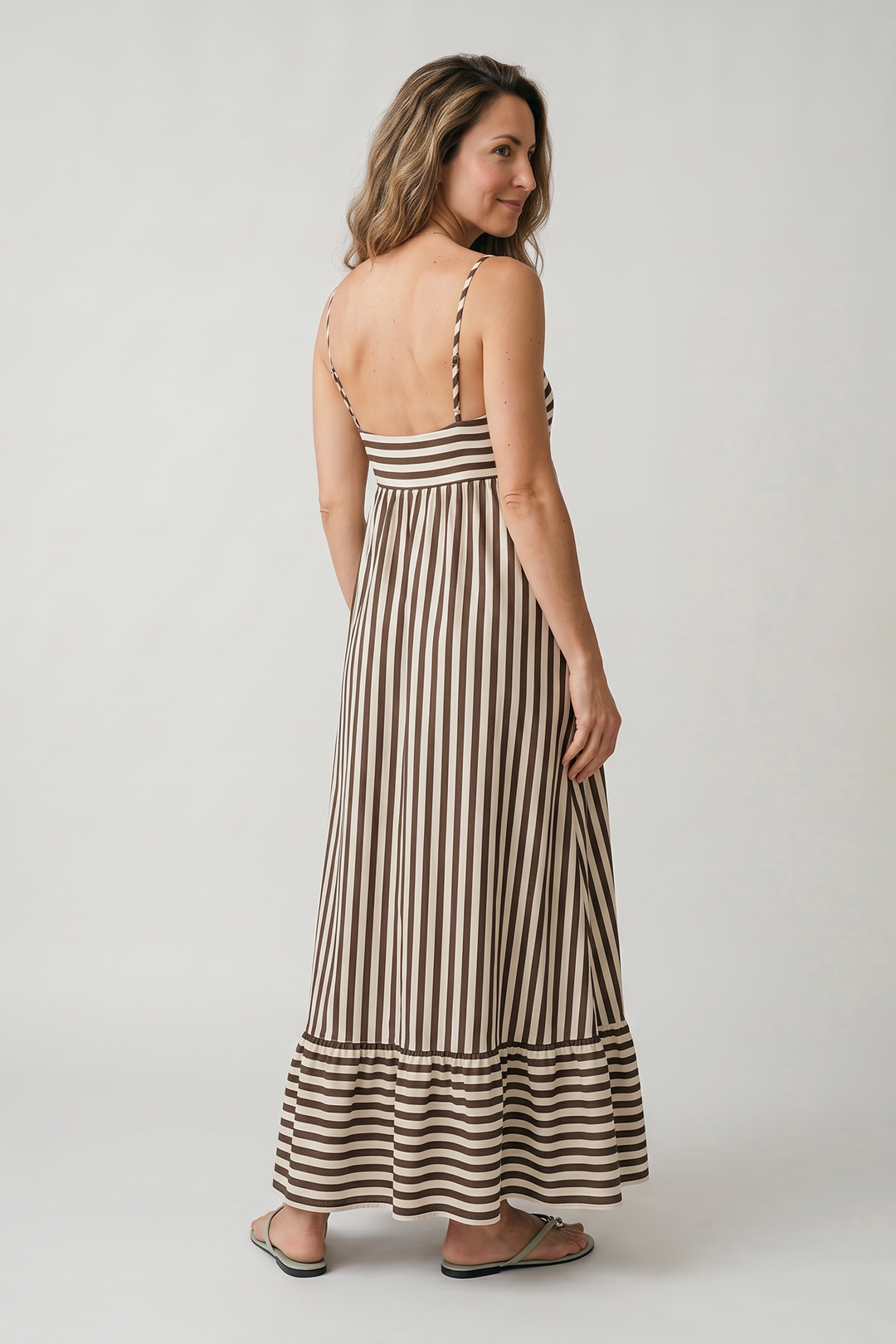 Dana | Abito maxi minimalista con scollo dritto