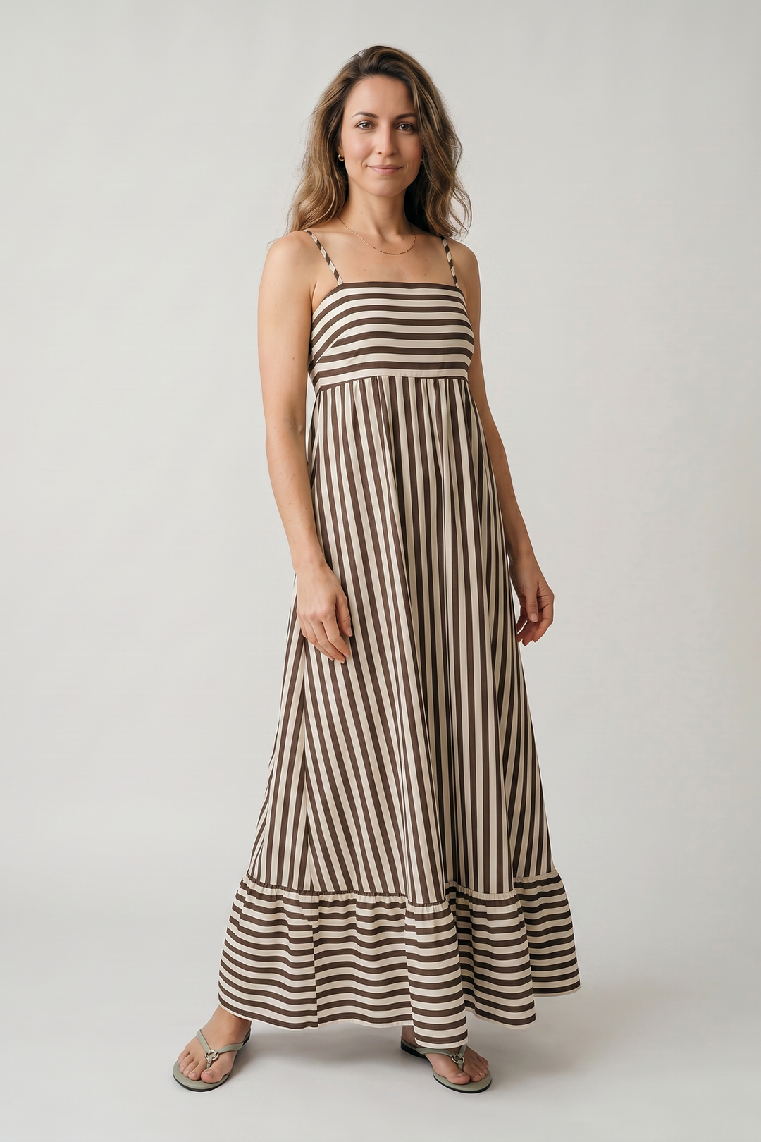 Dana | Abito maxi minimalista con scollatura dritta