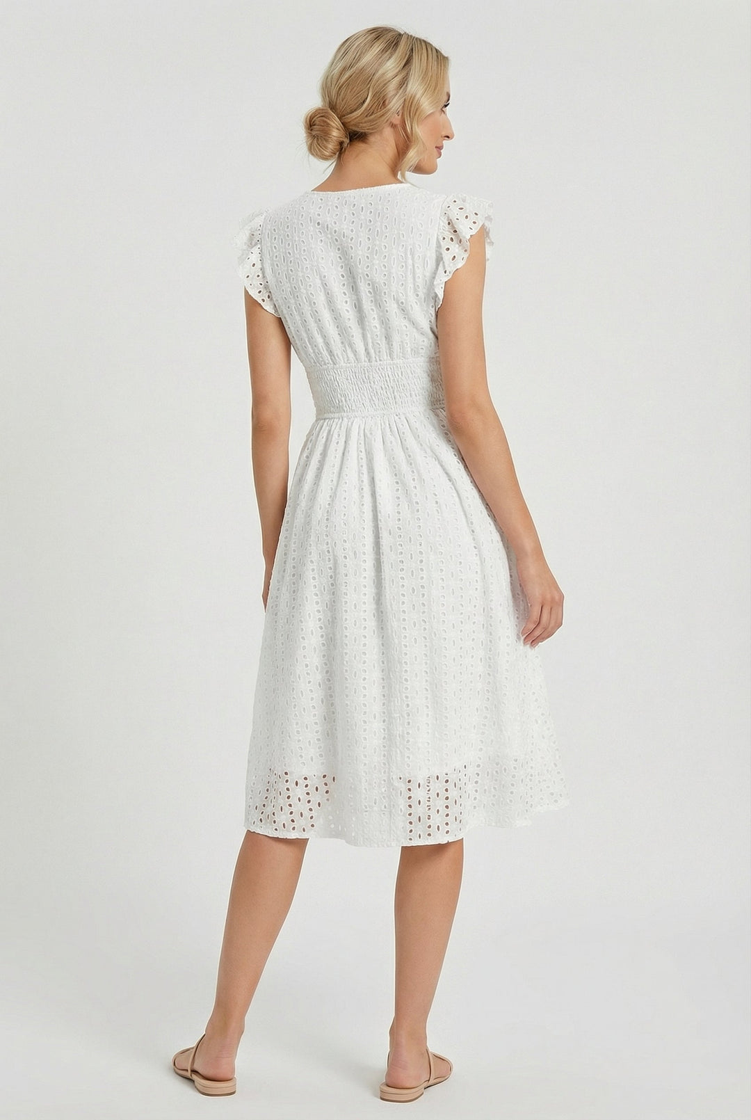 Natália | Abito midi con ricamo in stile Madeira e cintura arricciata