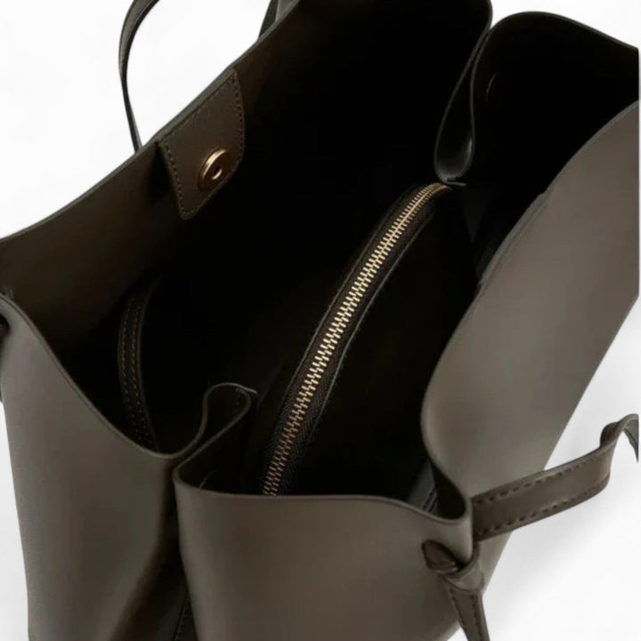Borsa liscia con un aspetto elegante