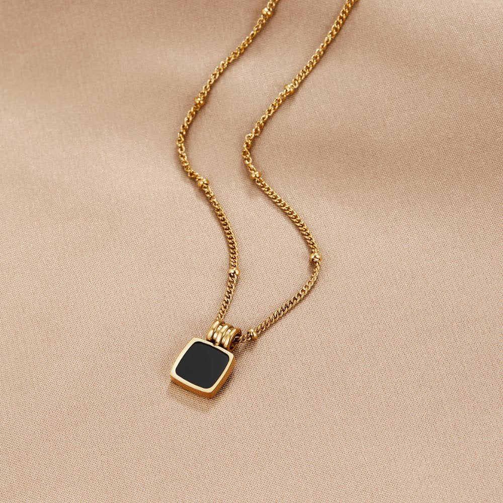 Collana Lucia con pendente nero