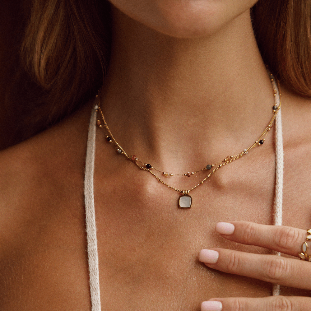 Collana Lucia con pendente in conchiglia bianca