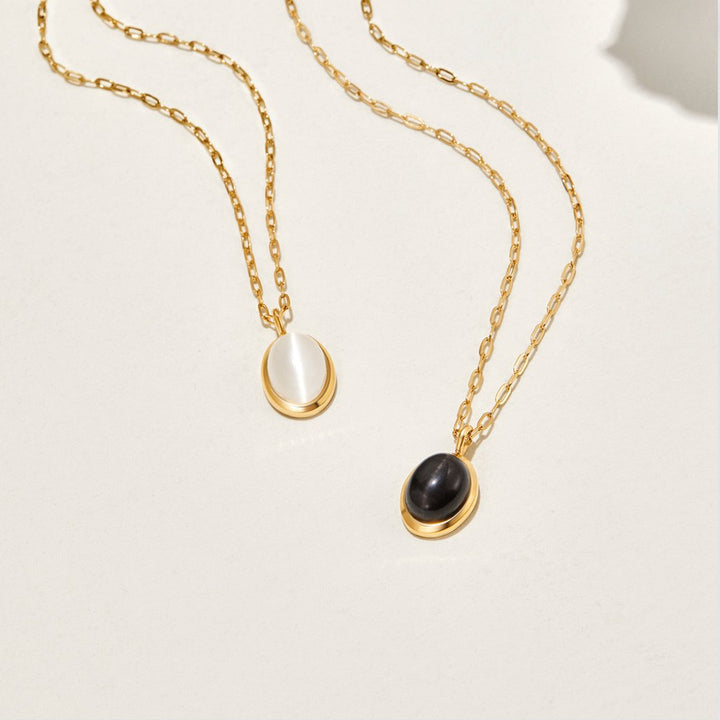 Collana con dettaglio lucido bianco