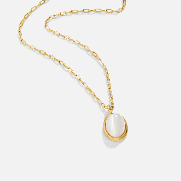 Collana con dettaglio lucido bianco