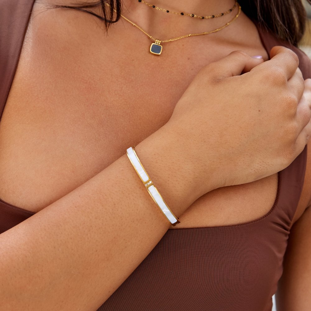 Bracciale rigido in oro Sahara di colore bianco